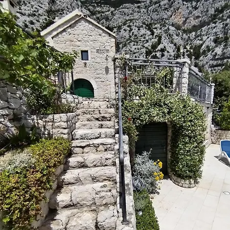 Вілла Bepo I Ivo Макарська