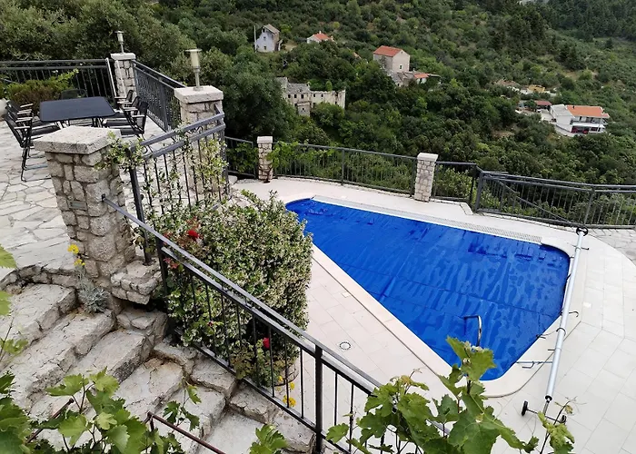 Bepo I Ivo Villa Makarska